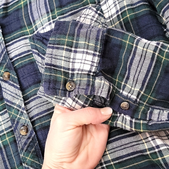 Abercrombie & Fitch Flannel - Picture 5 of 10